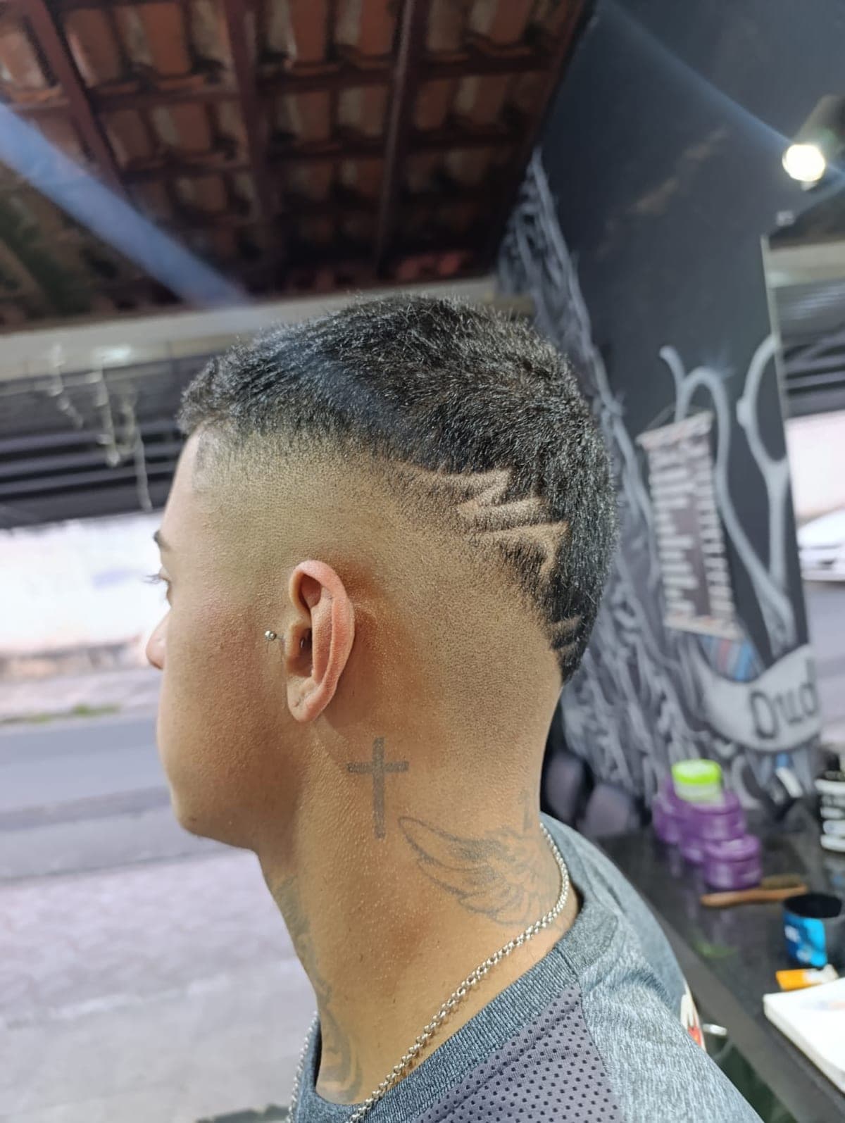 Detalhe de um desenho freestyle feito na máquina